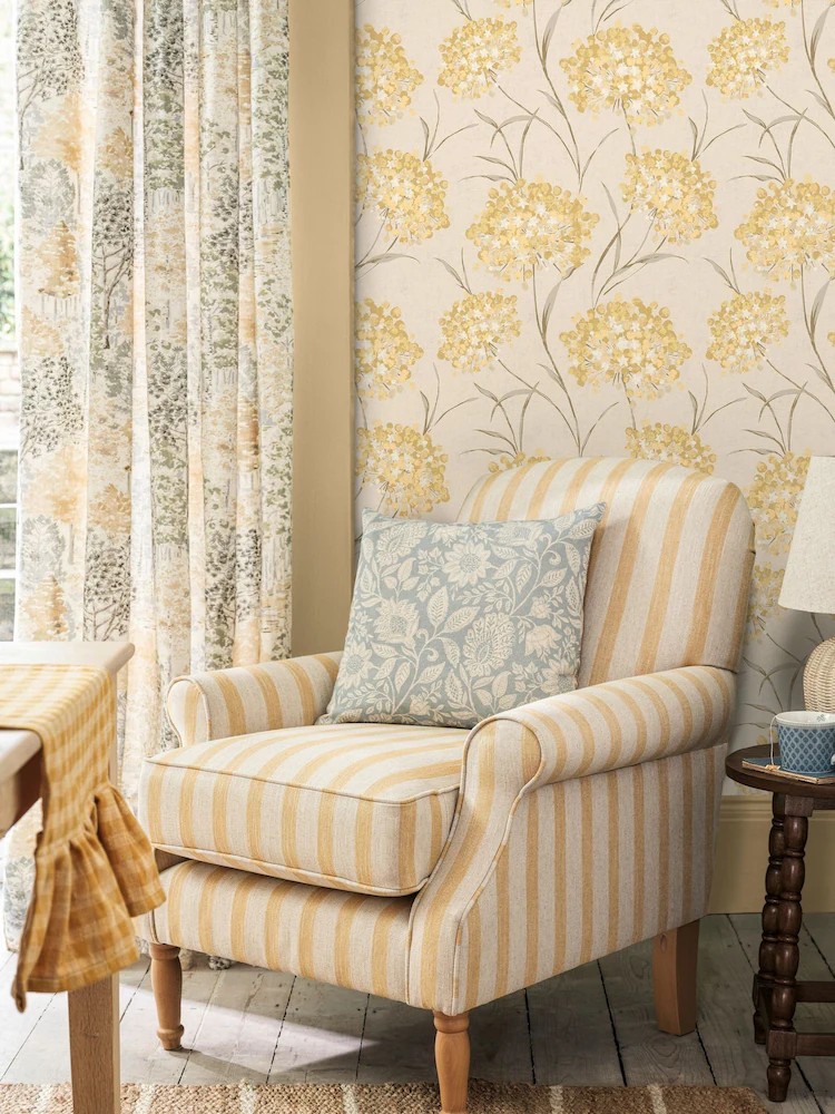 Giselle-tapet-i-gult-interior